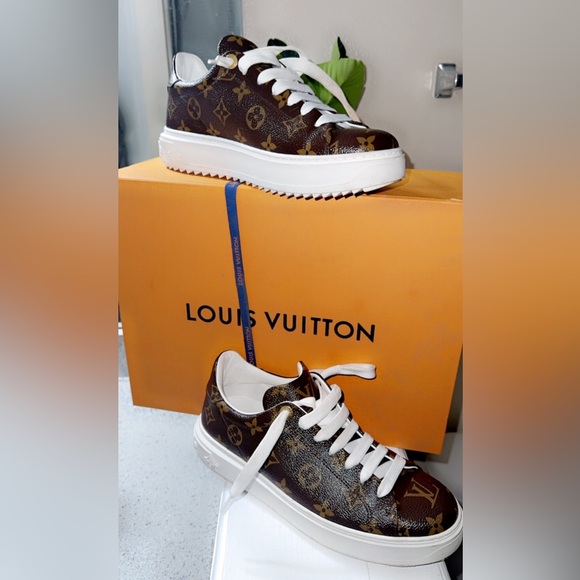 Louis Vuitton Time Out Sneaker - Picture 2 of 5